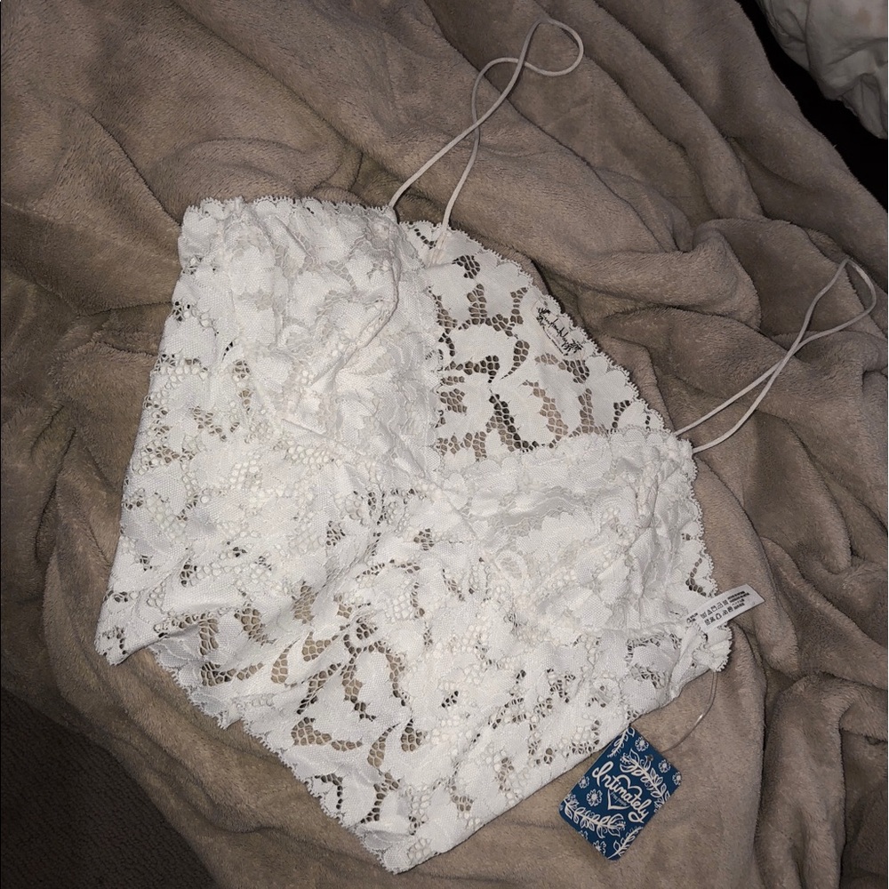 NWT ✧ FREE PEOPLE LACE TOP